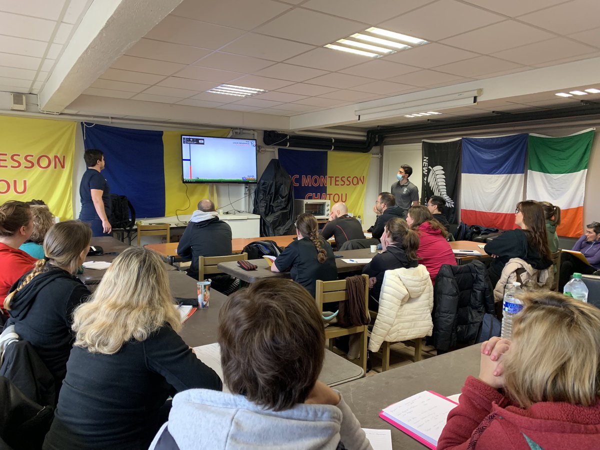 PascaleDiot's tweet image. 2è journée du stage EPS 3 semaines enseignants 1er degré 78 : jeux de balle ovale/rugby à l’école, découverte rugby à 7 (discipline olympique), échange avec Jérémy Rozier, arbitre international 
# JOP2024
@LIFRugby
@lair_sandrine  
@PatardDominique