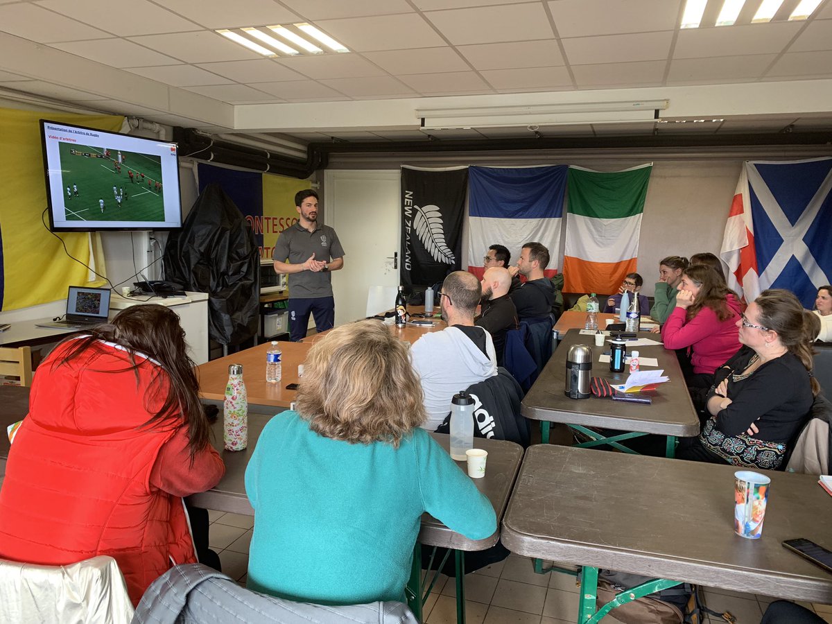 PascaleDiot's tweet image. 2è journée du stage EPS 3 semaines enseignants 1er degré 78 : jeux de balle ovale/rugby à l’école, découverte rugby à 7 (discipline olympique), échange avec Jérémy Rozier, arbitre international 
# JOP2024
@LIFRugby
@lair_sandrine  
@PatardDominique