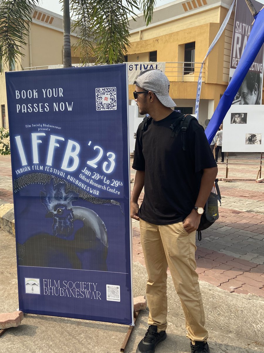 ratikantranjit's tweet photo. First time went for a film festival.IFFB 23 . Watched 3 short movies including odia movie “amma lodge” starring dipanwit and satyajit ray,s “Nayak “ . Nice experience. #iffb https://t.co/QE6hhGKxNh