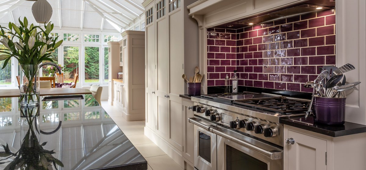 John Ladbury Beautiful bespoke kitchen designed and fitted by Kitchen in Welham Green by John Ladbury kitchens. #homedesign #myhomestyle #renovation #homedecoration #homestyling #interior4you #interiordesign #openplankitchen #interiorstyling #interiorinspo #interiorarchitecture