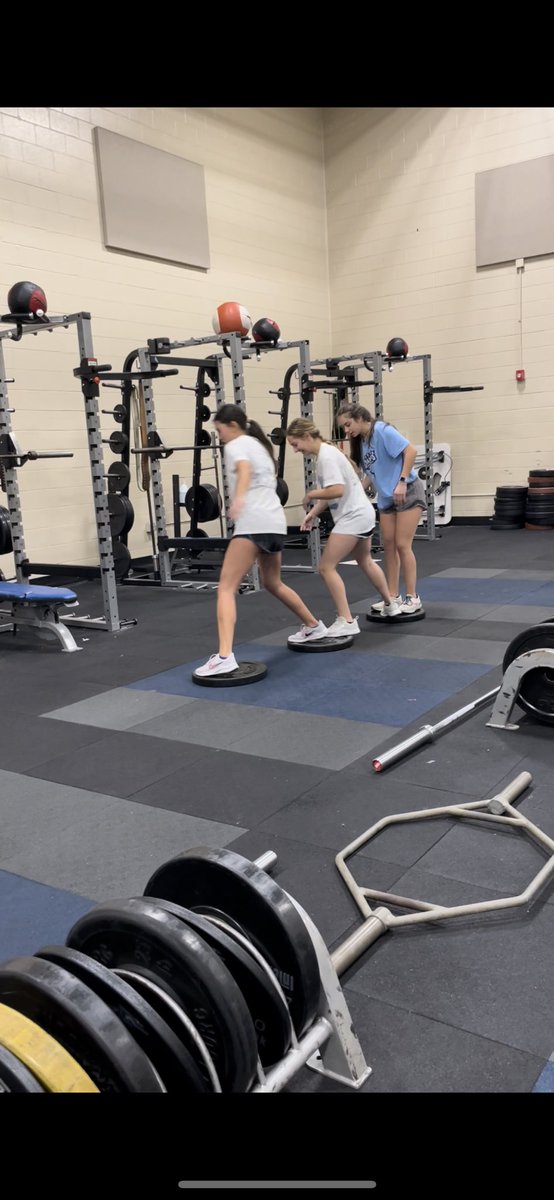 PFPPlayers's tweet photo. #BeTheFirst Award goes to #HaleyElwood for taking initiative to help a teammate!
Team comp “floor is lava” goes to trio #AvaRocco, @DemeesterPayten , and #EPaley for impeccable teamwork and strategy!
#PFPFamily #CIRCACup https://t.co/GVbpFBp8s0
