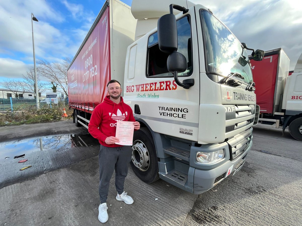 WheelersBig's tweet image. 100% pass rate yesterday!
Congratulations to Ryan, Tanvir, Ieuan, Gary, John and Ryan who passed their LGV practical demonstration test with Dave. Fantastic results! 😁👏🚛
#bigwheelers #Congratulations #Module4 #Practicaldemonstrationtest #LGV @CymoeddBIS