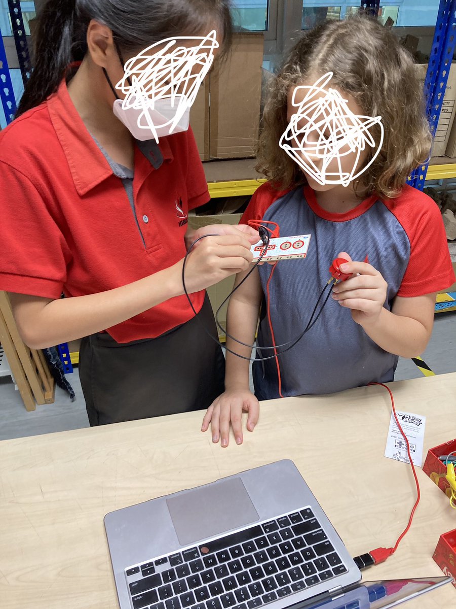 harves4556's tweet photo. G5 @IGBintschool were playing around and connecting arcade switches to their MakeyMayeys and connecting to and coding with Scratch. Getting ready for PYPX #igbis #esDesign #pyp #makeymakey https://t.co/XzNAqIvKZP