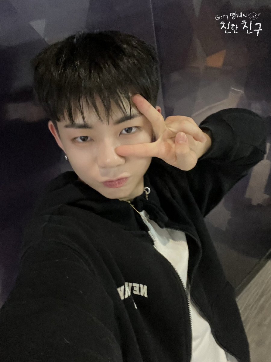 🦦친친 스테이지8🦦

스튜디오에 벌써 봄이 온 줄 알았잖아요🌱
풋풋한 소년미 몰고🌱
#TICTAC 스텝으로 친친에 놀러온🌱
재윤엄마오리와 일곱아가들🐥 셀카 도착(2)🤳🌱

[📺]⤵️
🔗youtube.com/live/4EkW3hN40…

#MBC #RADIO #GOT7영재의친한친구 #GOT7 #영재 #8TURN #에잇턴 <a href="/8TURN_official/">8TURN</a>