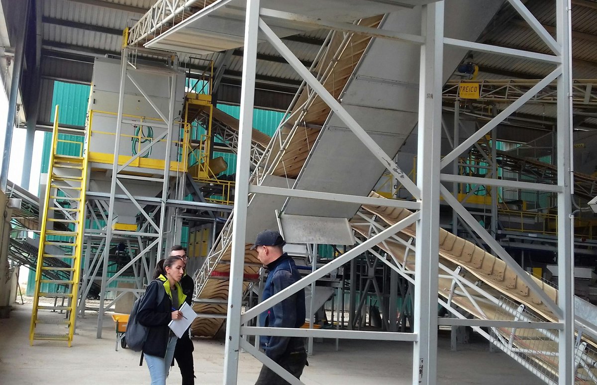 Visiolive es un proyecto interesante y muy provechoso. Colaboramos con <a href="/citoliva/">citoliva</a> para desarrollar un sistema que cuantifique la suciedad de la aceituna en el patio de almazara. El muestreo de validación lo hacemos en tres socios: <a href="/CamposdeBiatia/">Campos de Biatia AOVE</a>, <a href="/sabiolivaaove/">Sabioliva, AOVE made in Jaén</a> y La Misericordia.