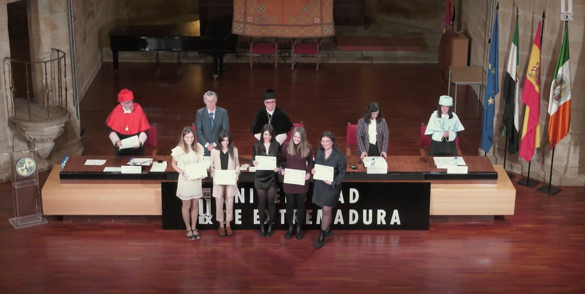 FFP_Uex's tweet photo. Enhorabuena a nuestras estudiantes de los Grados en Educación Primaria, Primaria bilingüe, Educación Social, M. Antropología, M. Educación Digital, M. Enseñanza de Portugués, MUFPES y MUI por su reconocimiento a su mejor expediente! 👋👋👋 https://t.co/0ATSYgKoH9