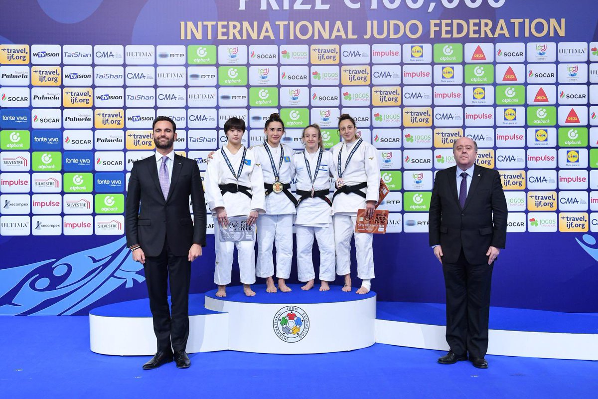 With the Female Medalists of @Judo #Portugal. 🇵🇹 

Congratulations!!! 🙏 🥋 👊

#JudoPortugal  #Judo #Portugal #Sport #RoadToParis2024 #OlympicQualifiers #Olympics