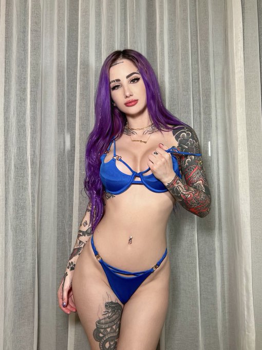 i decided to start fresh on this account. here&rsquo;s boobies to kick things off 🥳 https://t.co/7qyJXMNji