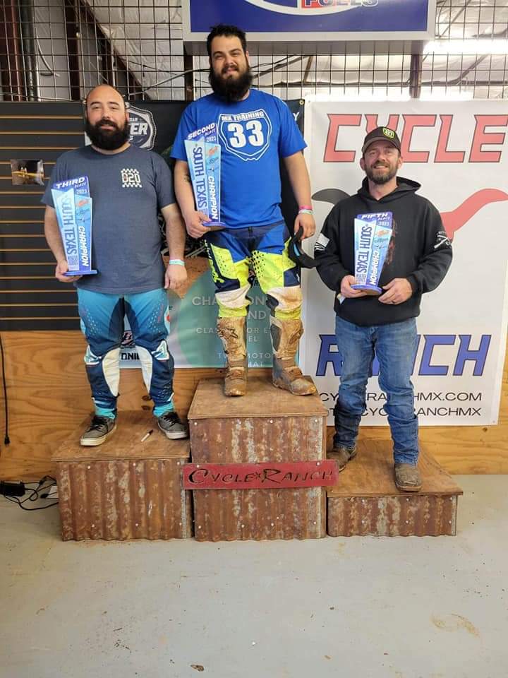 Had an absolute blast @CycleRanchMX for the final round of the South Texas Winter Series! Always good times with amazing families and friends. Finished 5th on the final round, with a 3rd overall for the series!

#hookit @fxrmoto #fxrmoto #stubbs11