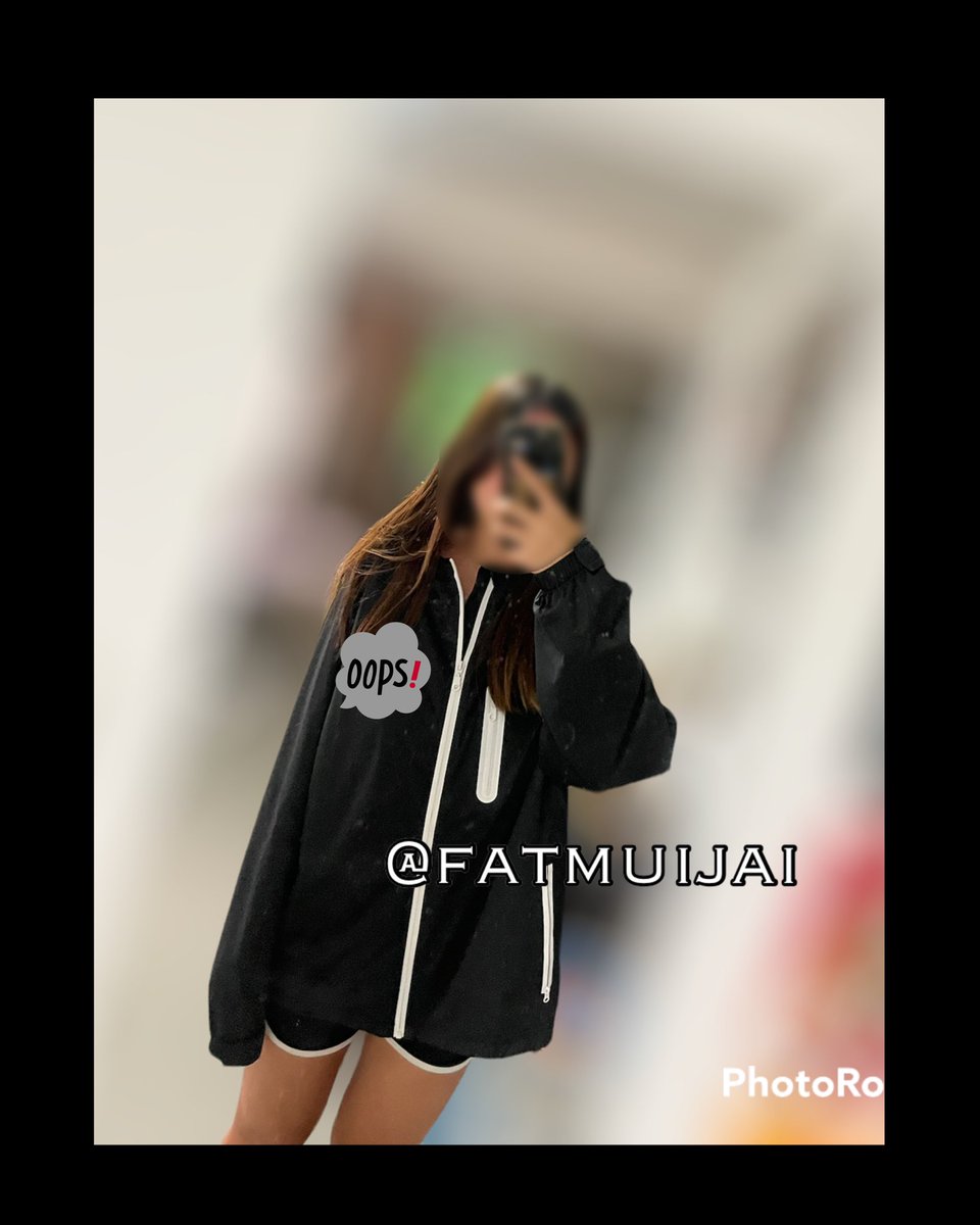 某一日落緊大雨 凍到變傻仔

某朋友就俾左佢件風褸我😂😂

超級似小朋友偷左大人衫黎著😂

之後個幾日都係著住佢件褸返學返工

變態婆咁聞住佢陣味🫢覺得好安心

自此變得鍾意著oversize🙈

覺得自己真係虧左好多🫠