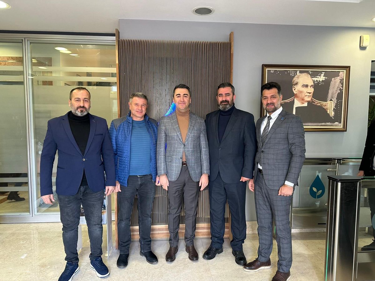 akdenizedeva's tweet photo. 31 Ocak 2013 Salı; 05 ŞUBAT 2023Pazar günü yapılacak olan ilçe Kongremiz için Partimizin Genel Merkezindeydik.Çok değerli Genel Başkanımız @alibabacan ve Genel Başkan yardımcılarımıza Kongremize Davet ettik 🙏💧 https://t.co/iw3TWtyUCf