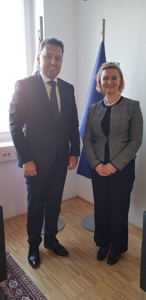 BelgiuminVienna's tweet image. Fruitful meetings in Ljubljana,  with PM Golob in NATO format, with MFA 🇸🇮 @MZZRS and State Secretary for European Affairs @IgorMally. Another step in 🇸🇮🇧🇪 bilateral cooperation on the 🇪🇺 and  🇺🇳 agenda!
#EUCO
# UNSC, #BuildingTrust &amp;amp; #SecuringFuture
#standwithukraine