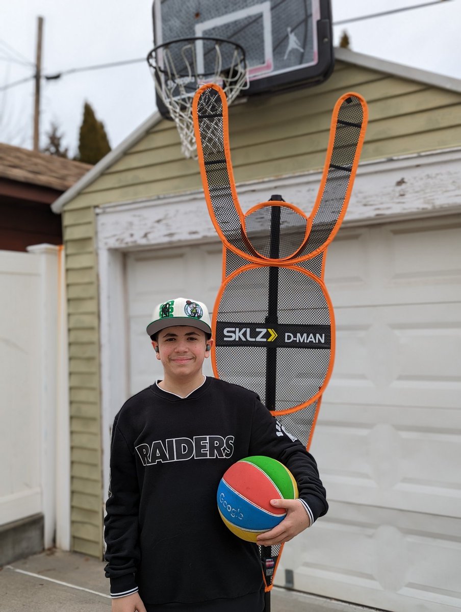 Lenny_Bons's tweet photo. My son also is a huge basketball fan. @GooglePixel_US #pixelpostupchallenge #teampixel @the_techgent https://t.co/eZSDxZ3gtB