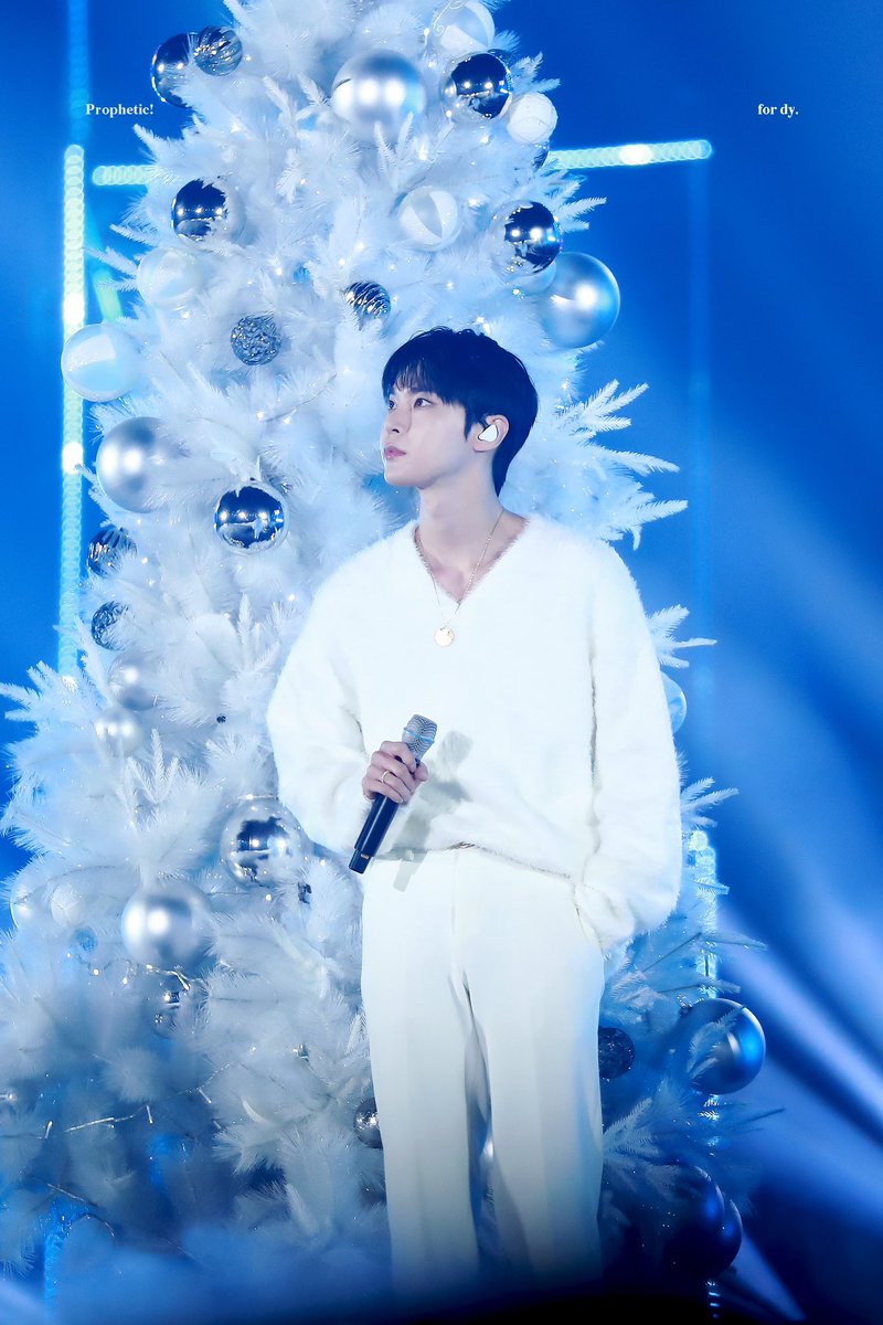 Prophetic0201's tweet photo. 20230201 
HAPPY DOYOUNG DAY🎂🎂

생일 축하해 우리 도영. 당신이 영원히 행복하기를 바랍니다.

#BunnyPrinceDoyoungDay
#따끈따끈_도영빵_생일이_왔옹
#DOYOUNG #도영 https://t.co/HFv23GtshM