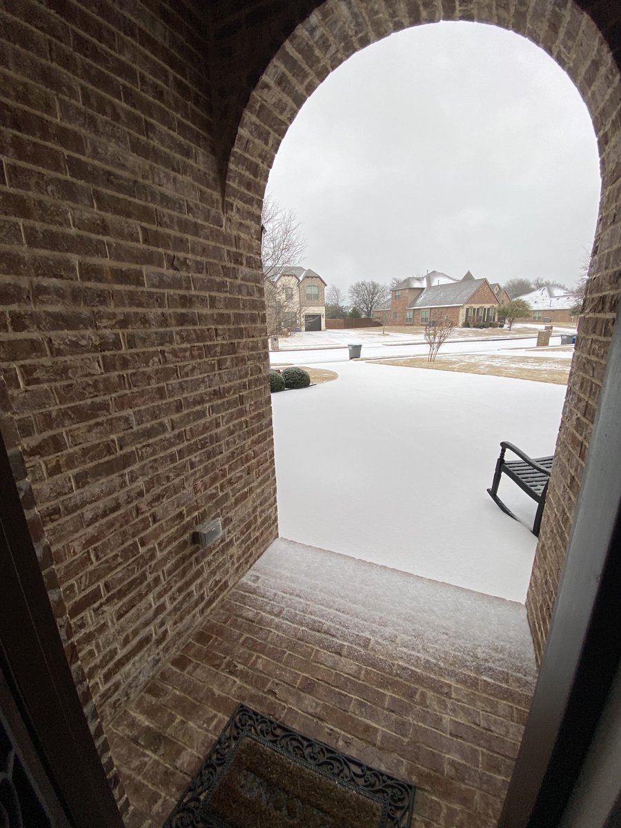 Paigebrazell's tweet image. Three days of sleet and snow coming. We are about to find out if ⁦@GregAbott⁩ took care of the grid problem. Lets just say I won’t hold my breath. #TexasGridProblem #ERCOT #TexasPowerGrid #TexasWeather