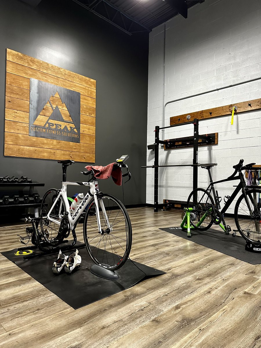 AdvisorJohn's tweet image. I’m finally getting my 🚴🏻‍♀️ training block started as I prepare for the #leadville100 MTB race in August. This week is Power Test week. Setting some over 40 records for myself!  Wish this runner some luck transitioning into mountain biking!

#trainingpeaks #FTP #MTB #rungum