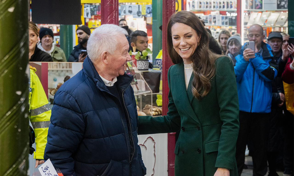 Earlychildhood's tweet image. To mark the launch of #ShapingUs, The Princess of Wales brought the Shaping Us campaign to Kirkgate Market in Leeds, where she spoke to vendors and the public about their experience of early childhood, and what Shaping Us means to them.