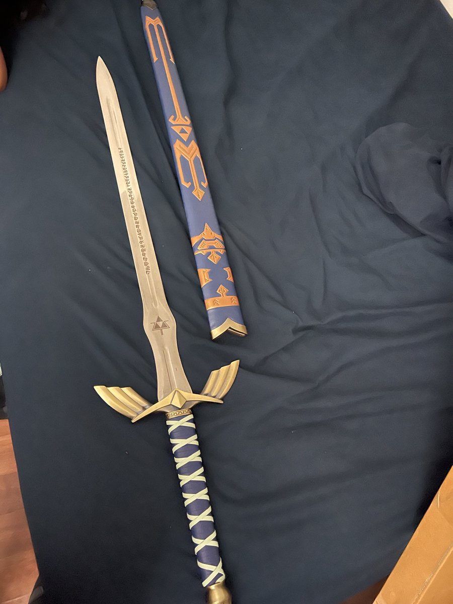 xAlphaMale37x's tweet photo. @Overgirl The Master Sword 😁 https://t.co/6SHclxM8uO