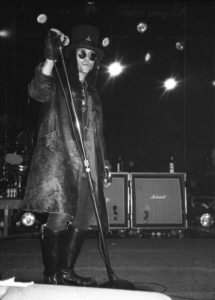 FenixElOrgo's tweet photo. "Gimme that Thorazine, man”
“You don’t need the Thorazine, relax, relax”
“I need that Thorazine”
"Never trust a junkie” #JustOneFix @WeAreMinistry #Psalm69 https://t.co/nOmBYqAjsK