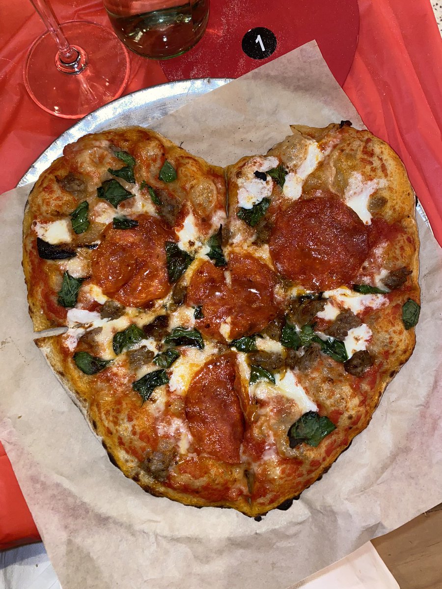 Before and after 🍕♥️ Made with love 👩🏽‍🍳 #ValentinesDay2023 

📍Harry’s Pizzeria, Miami Beach 

#MiamiEats #miami #miamifoodie #foodie #valentinesday