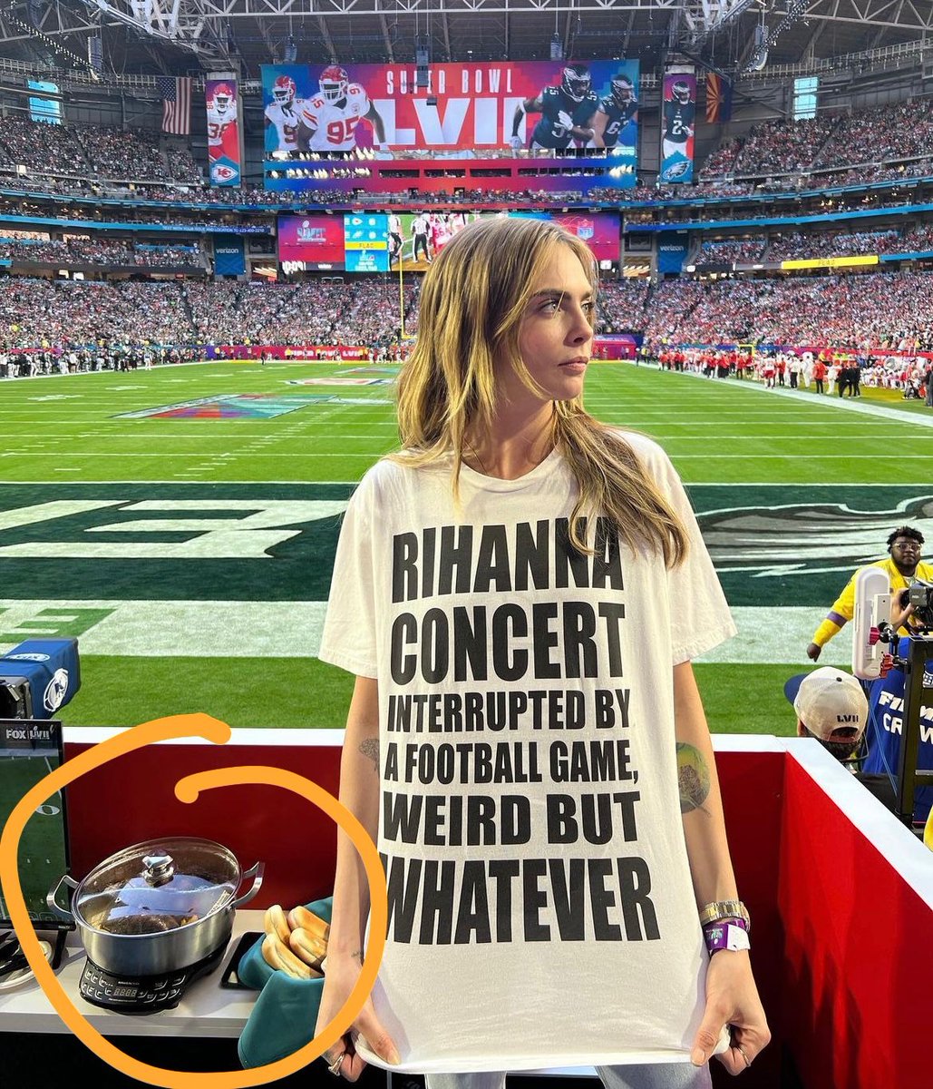 jonnasMD's tweet image. How come no one is talking about the pot? #SuperBowl