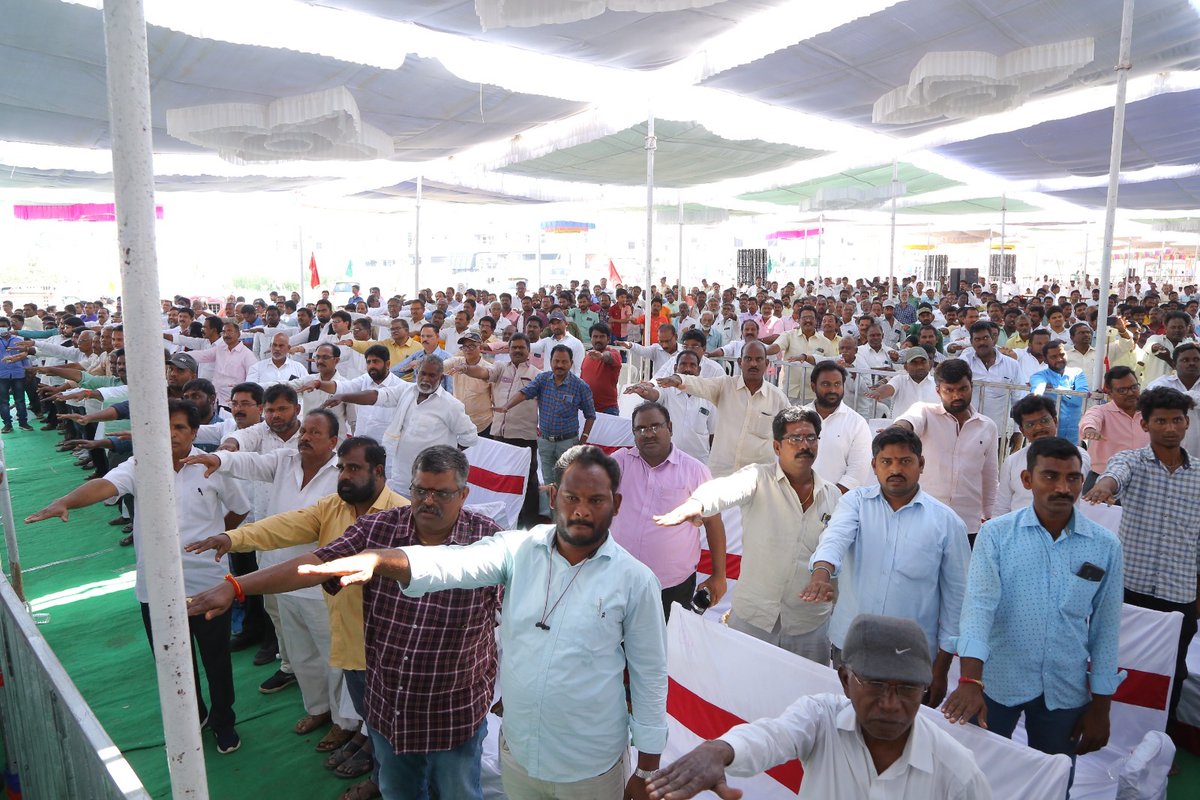suraj_yadav2005's tweet photo. February 12, 2023, Guntur, AP, leaders and public at the unveiling of statue of #BPMandal, took solemn oath for fully implementing the #Mandal_Commission, not to vote for BJP for not conducting #Caste_Census, for reservation in private sector, unity of #SC_ST_OBC and minority.✌️ https://t.co/eIoEnUnZzQ