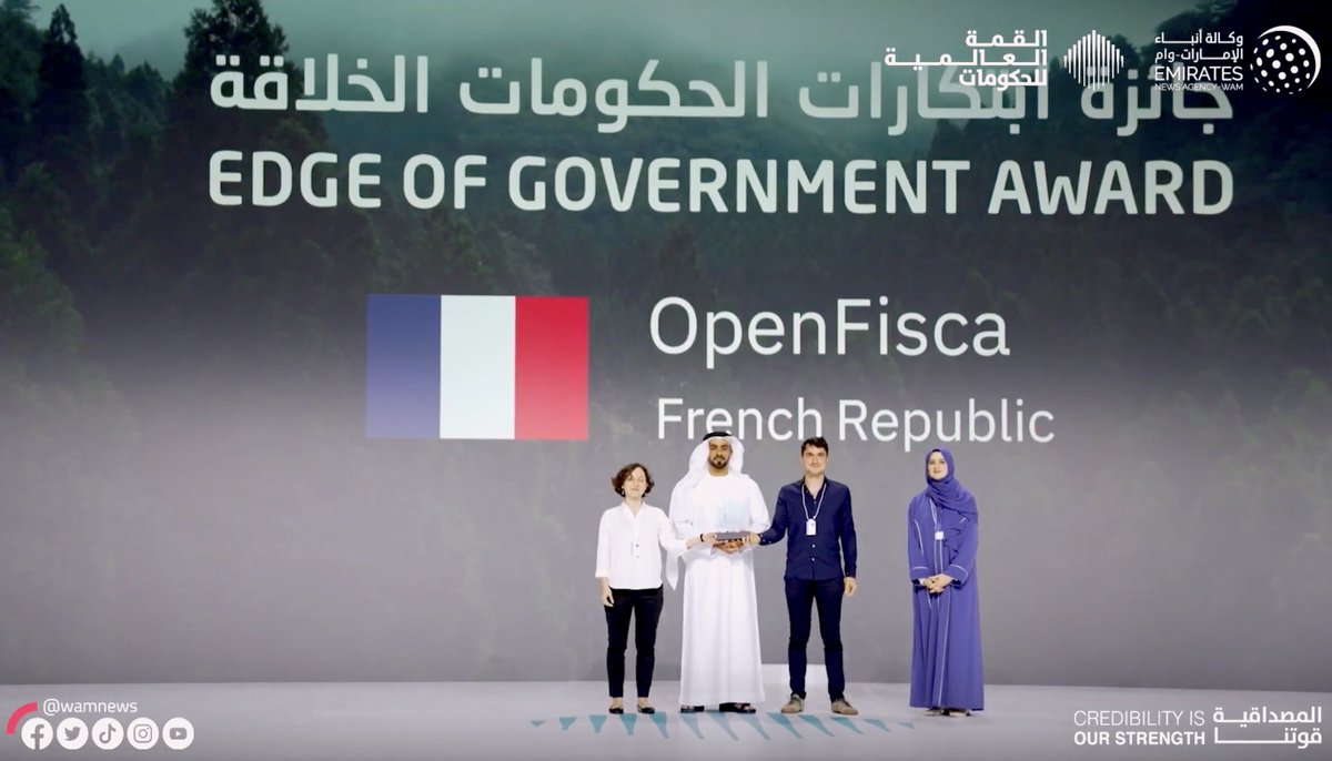 We are honored to receive the #EdgeOfGovernment #innovation award from the #WorldGovernmentSummit 2023!
Emissaries @matti_sg & @OliveOued receive this distinction on behalf of the entire @OpenFisca community and more broadly, for all those who work to make #RulesAsCode a reality.