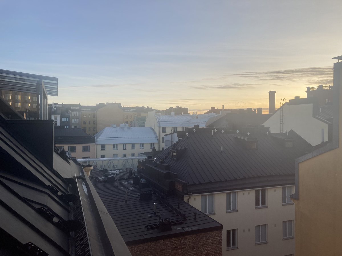 Sunrise from the appartement.. #Helsinki #ErasmusPlus Good morning ! Moikka ! https://t.co/ShHYbrUlH6