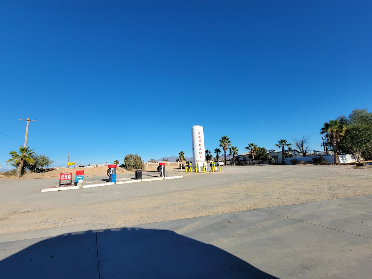 New town every hour on Twitter "Salome, Arizona Population 1,215