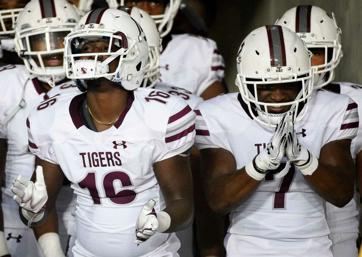 #AGTG I am blessed to receive my 3rd D1 offer from Texas Southern University!! #HBCU @CoachRamirezTSU <a href="/CoachDixon_63/">Coach Stephen Dixon Sr., CAA</a> <a href="/CoachSoria/">Coach James Soria</a>