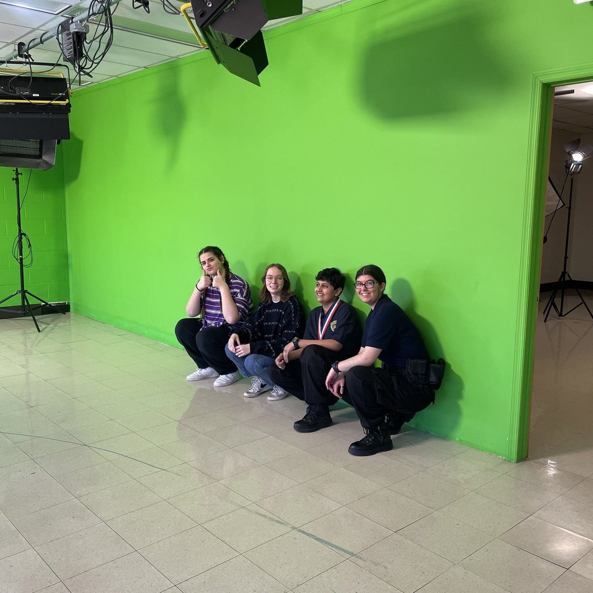 StudioArt_CTE's tweet photo. Tech Tours today! Thank you to our helpers @pnwbocestech https://t.co/gn2ZXv5xS3