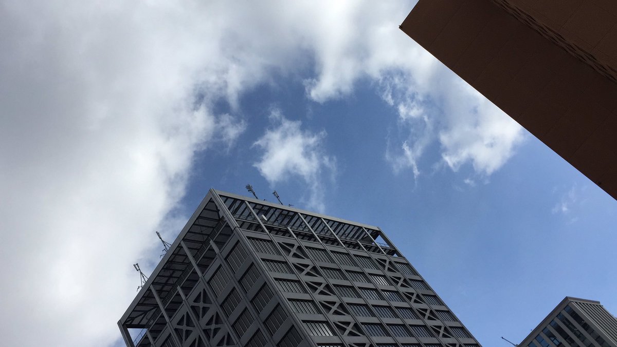 TenonPlus's tweet photo. おはようござい��す😃

手温プラ伏見本店です(^^)
名古屋伏見は曇りです。

昨日のバレンタインはいかがでしたか？
年々友チョコが減ってきて寂しいーっと思わず自分で2種類買ってしまいました（笑）

#企業公式が毎朝地元の天気を言い合う
#リラクゼーション
#もみほぐし
#老舗
#名古屋市内
#伏見 https://t.co/9haiI1DoQr