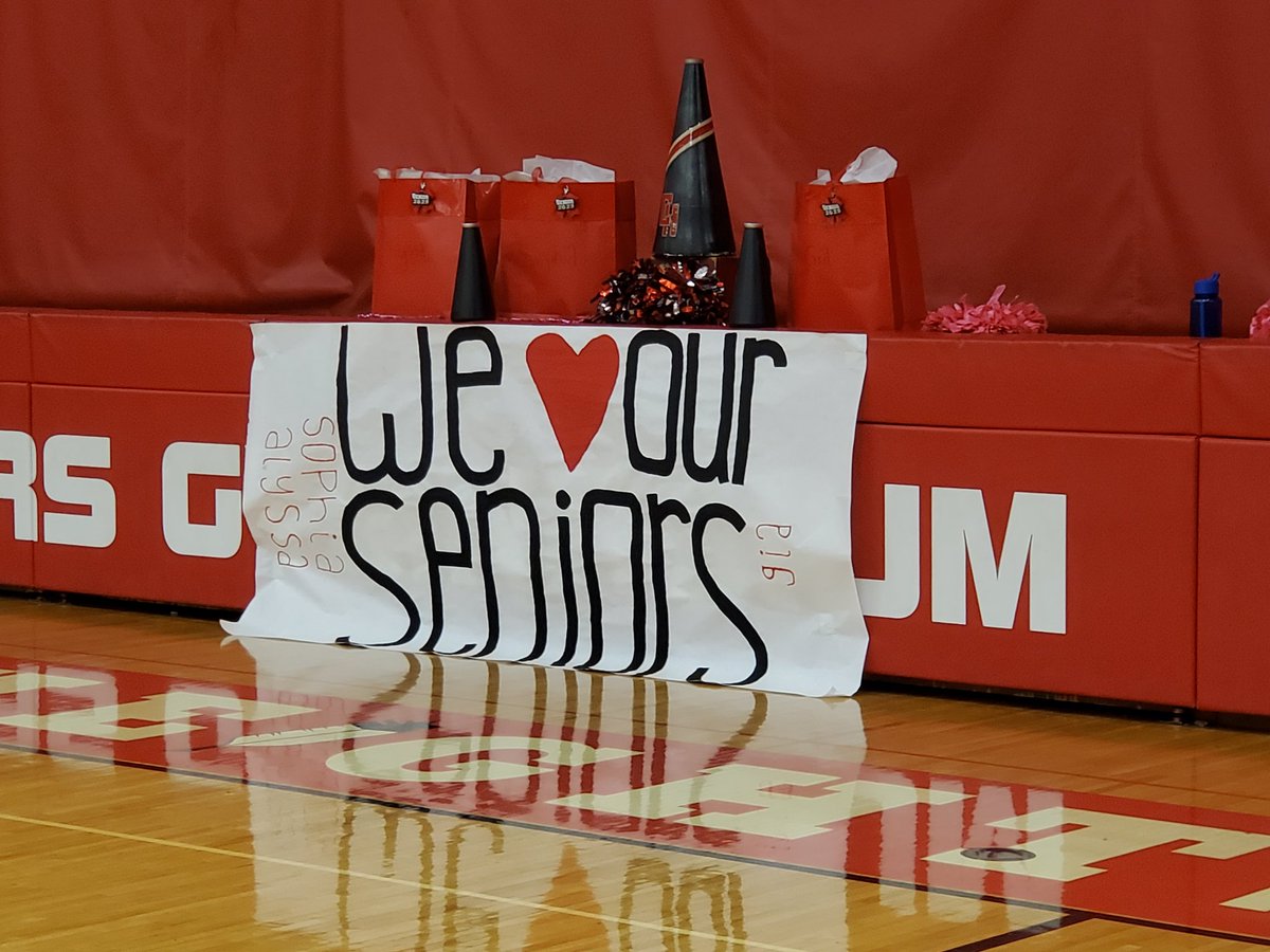 scottdetray's tweet photo. Senior Night for Boys Basketball and Cheerleaders. Thanks for the memories. Final score Heights over Fairport 71-41. #GoHeights https://t.co/hl5mnnBtj9