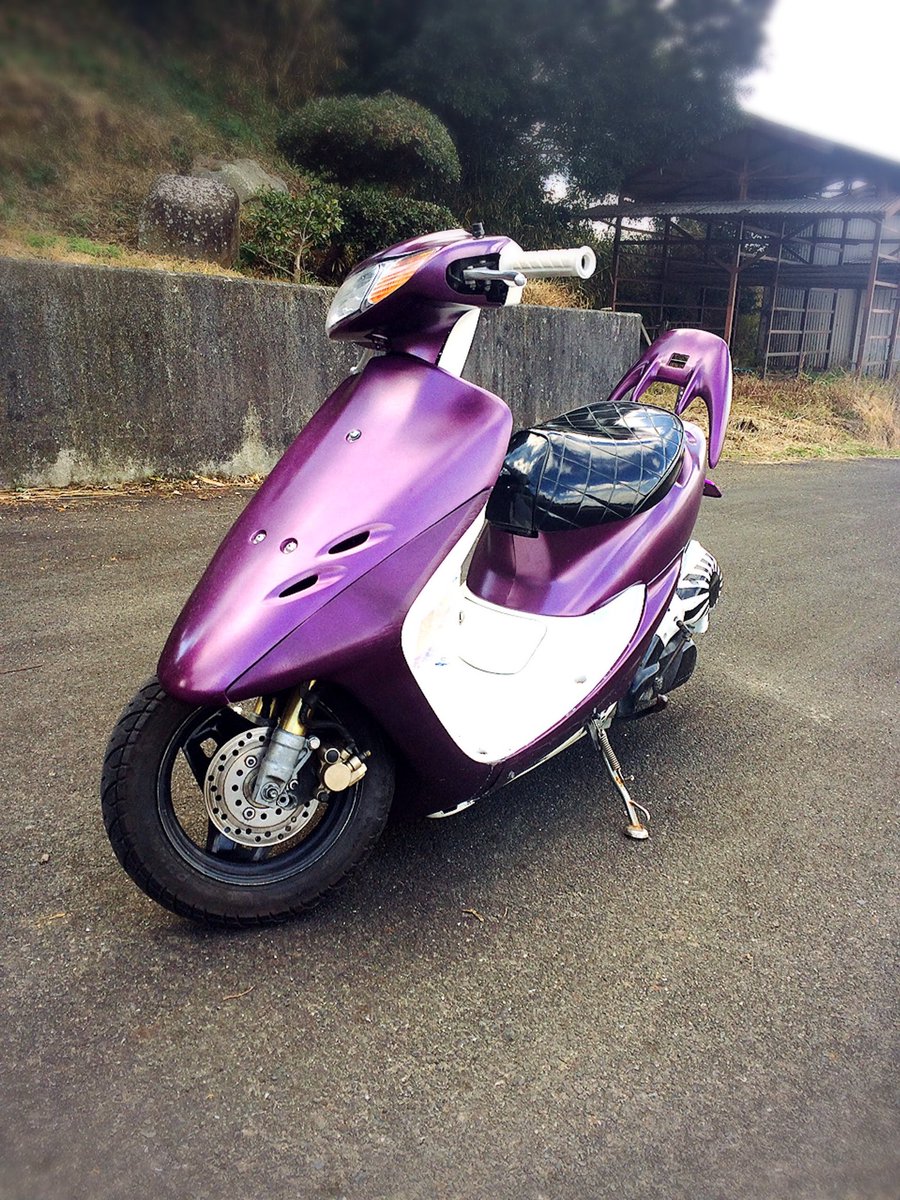 ajnag_ang's tweet photo. 良いですか？？
15〜6歳でゼッペケ卍の羽をかちあげるのは義務教育です。この義務を果たさないとドノーマルの車の腹下にLEDテープを張り巡らせて "アンダーネオン"と言い張る大人になってしまいます。 https://t.co/lp1l6PVt3v