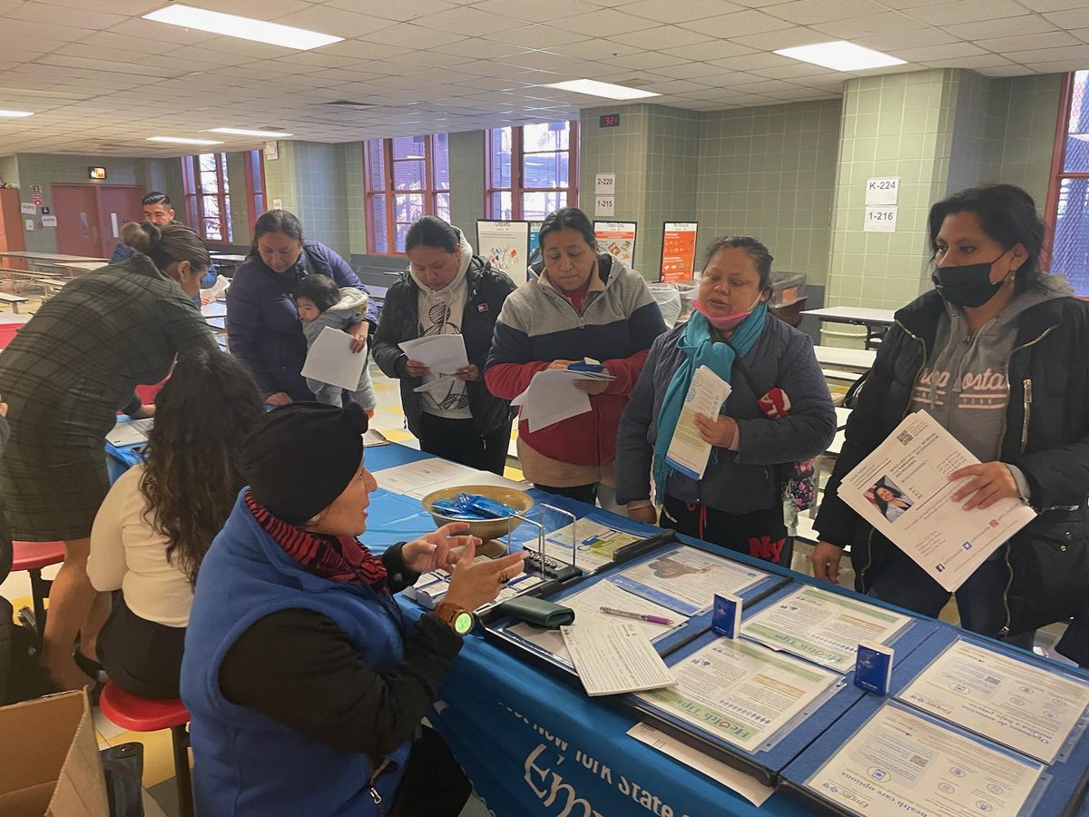 AnaNYCwriter's tweet photo. Community Resources Workshop @ps24brooklyn connecting families to local organizations and elected officials. Providing much needed resources to our school community. Thank you to the office of @NYCCouncil38 @RepDanGoldman and @nyulangone #parentcoordinator #education #Brooklyn https://t.co/HV01HHdOVe
