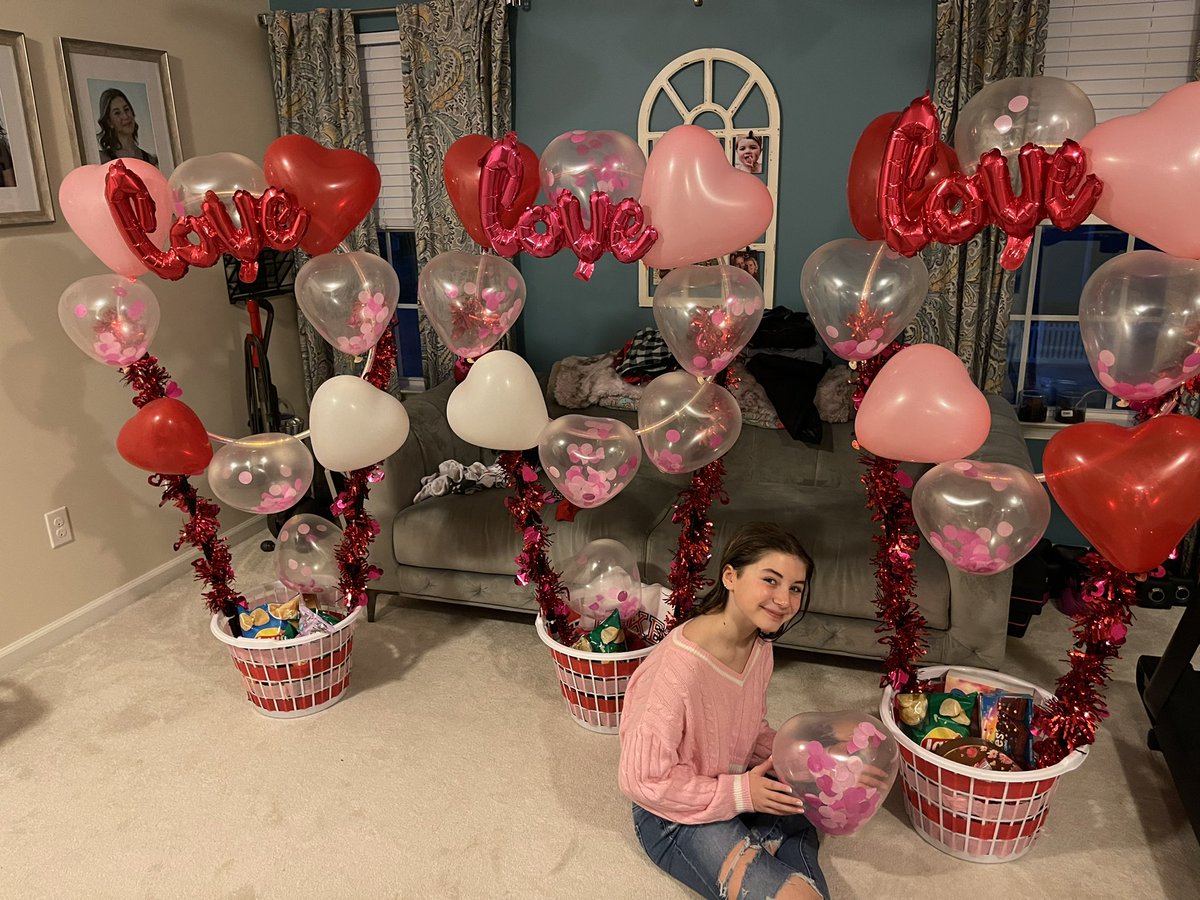 walk500miles's tweet photo. @RobbyConklin @JessieJaneDuff @AileenMarkowsky @Disinthekitchen @SprRodCrewChief @ColterKitty @RachelPurcell54 @Lydia_fishing @DebbieElliottF Happy  Valentines Day! https://t.co/4YJyAFmJXG