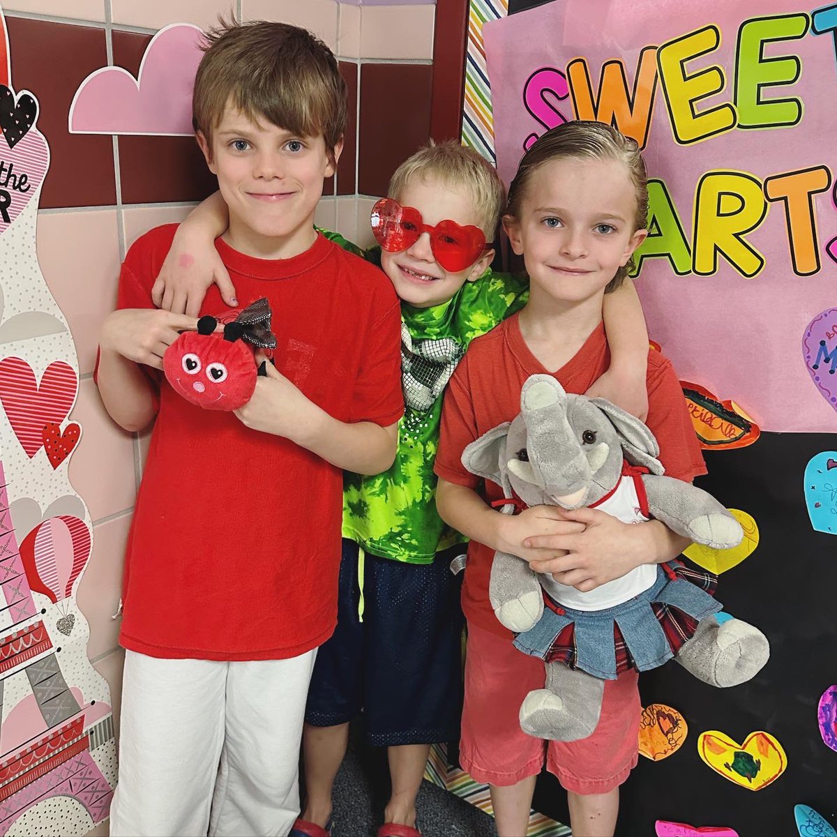 MsCamiCox's tweet image. Love all these sweet friends! 🥰 #cyproadtrip #1lisd