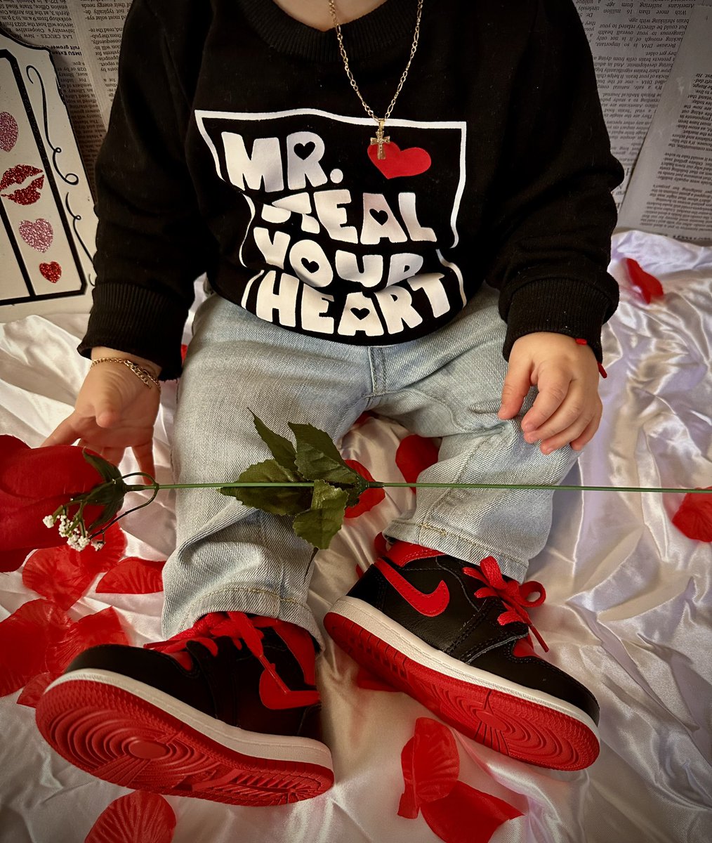 Mr. Steal Your Heart❤️‍🔥
Oakleys First Valentines 💌