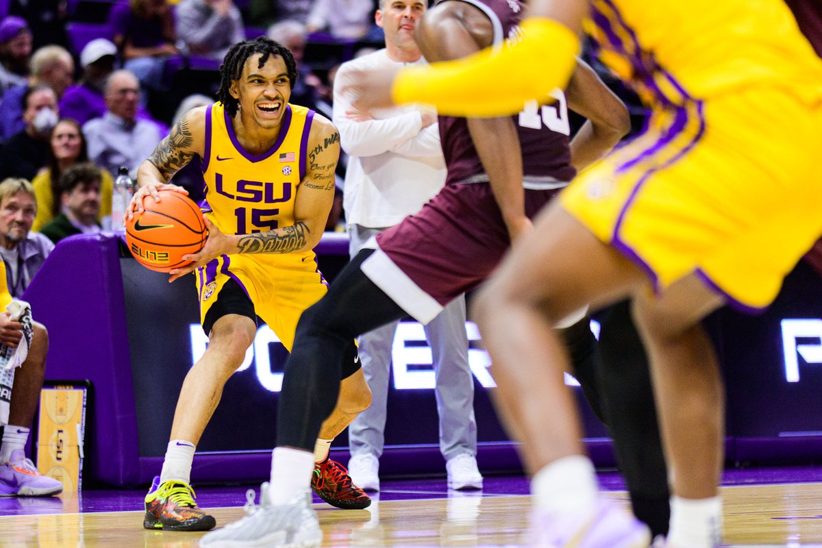 Break ankles, not hearts ❤️
#valentinesday #lsu #basketball #lsubasketball #lsumensbasketball #sports #sportsphotography #photographer