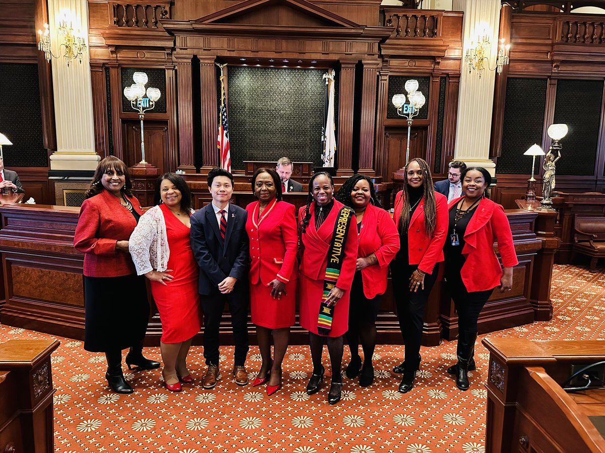 RepHoanHuynh's tweet photo. Today, in honor of the lives lost to cardiovascular disease, the #1 cause of death for women, we wear “RedForWomen” in Springfield. #RedforWomen #ValentinesDay https://t.co/5zvk9P8gHY