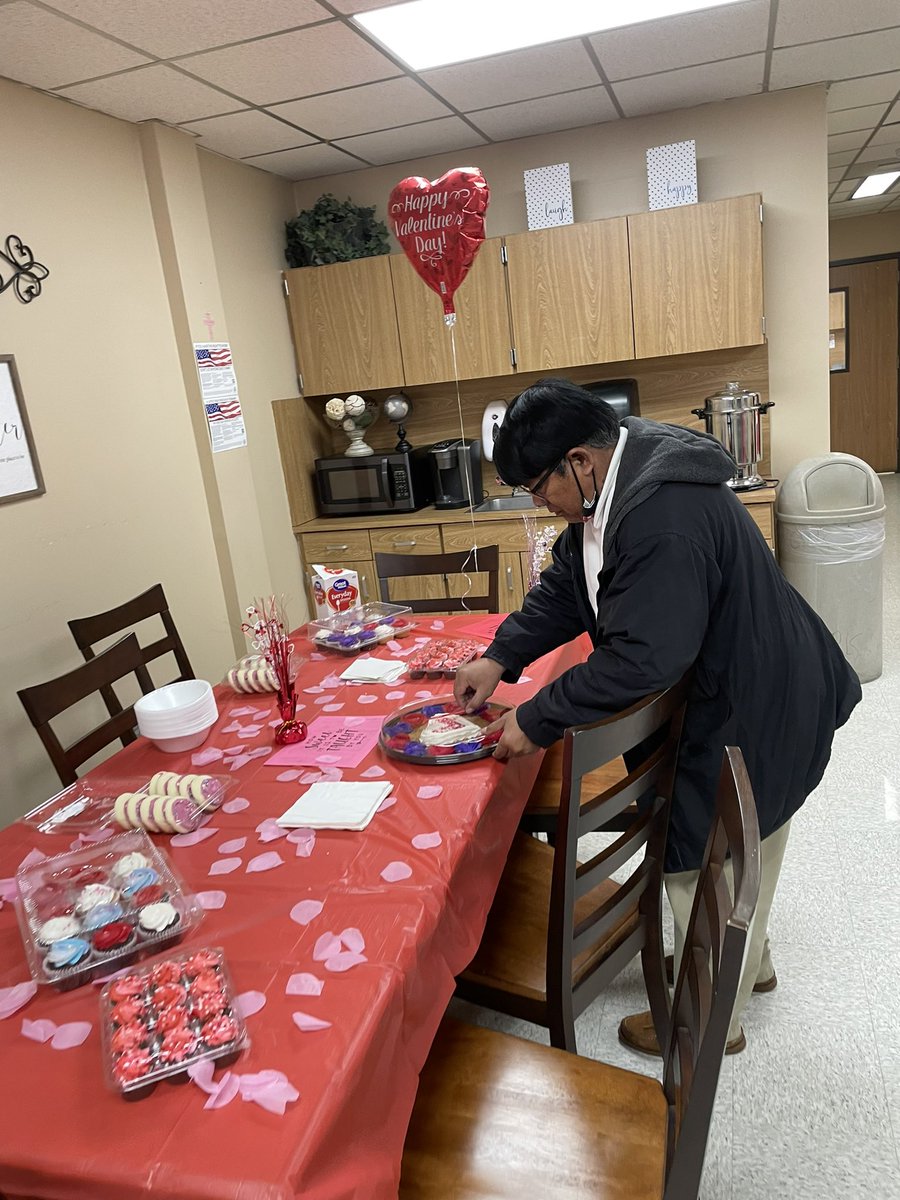 T. Jackson (@trjackson20) on Twitter photo How sweet it is to be taught by you!💕 #TeamCaraway had the honor of showering our teachers with a sweet treat today. Thank you for all that you do! Happy Valentine’s Day 💙<a href="/CarawayES_AISD/">Caraway ACE Elementary</a> #Gratitude #Aldine How sweet it is to be taught by you!💕 #TeamCaraway had the honor of showering our teachers with a sweet treat today. Thank you for all that you do! Happy Valentine’s Day 💙<a href="/CarawayES_AISD/">Caraway ACE Elementary</a> #Gratitude #Aldine