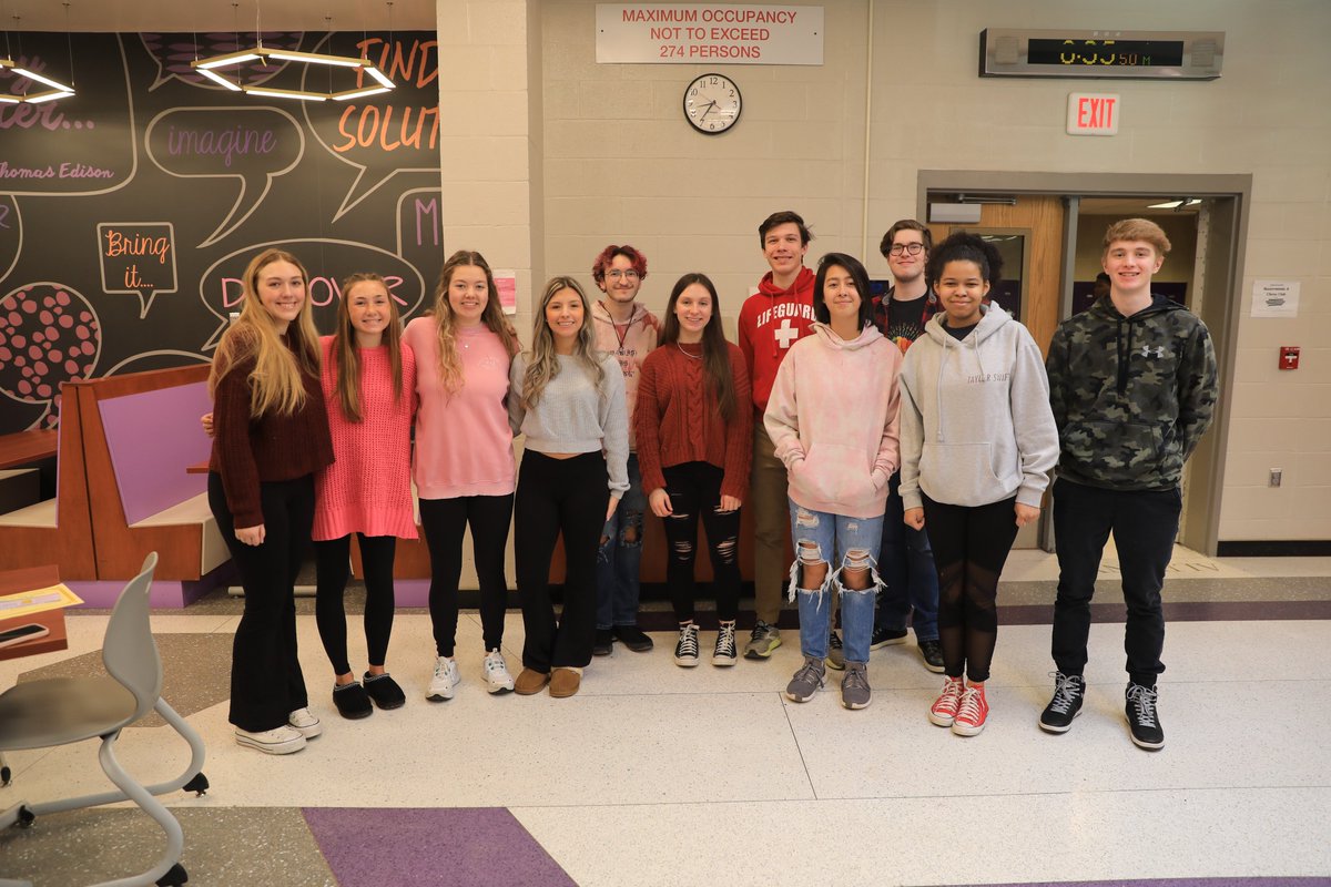 We had a WONDERFUL morning celebrating our Senior High honor roll students!

You all work so hard and we're proud of each and every one of you. 

Thank you to our cafeteria staff for the delicious breakfast!

#CSrocks
#GoEagles