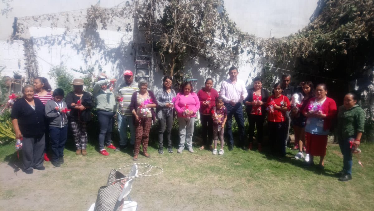 SebHOrozco's tweet photo. Fue un gusto saludar este #14DeFebrero a vecinas de colonias del sur, con quienes cuento con una amistad de hace muchos años y han confiando en mí desde la trinchera en donde me encuentre. Gracias por su recibimiento. 🙏 https://t.co/sFqLd70iNE