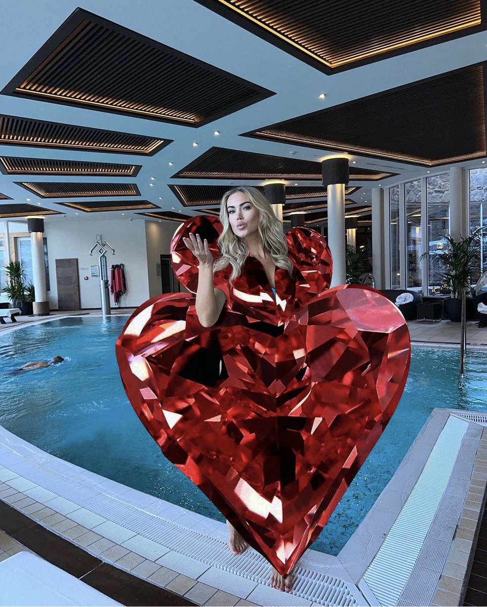 ilonasong's tweet photo. Happy #VDay ❤️ Our #iconic LUV dress got a precious upgrade✨✨✨
Shine bright in the #digital Gem LUV Dress at @dressxcom
JudyChow ,Jamie QQ ,Kate Ozerov,
@be__zaira
#valentinesday #digitalfashion #luv #luvdress #dressx #digitaldressing #digitalavatar https://t.co/HWY1uI89ib