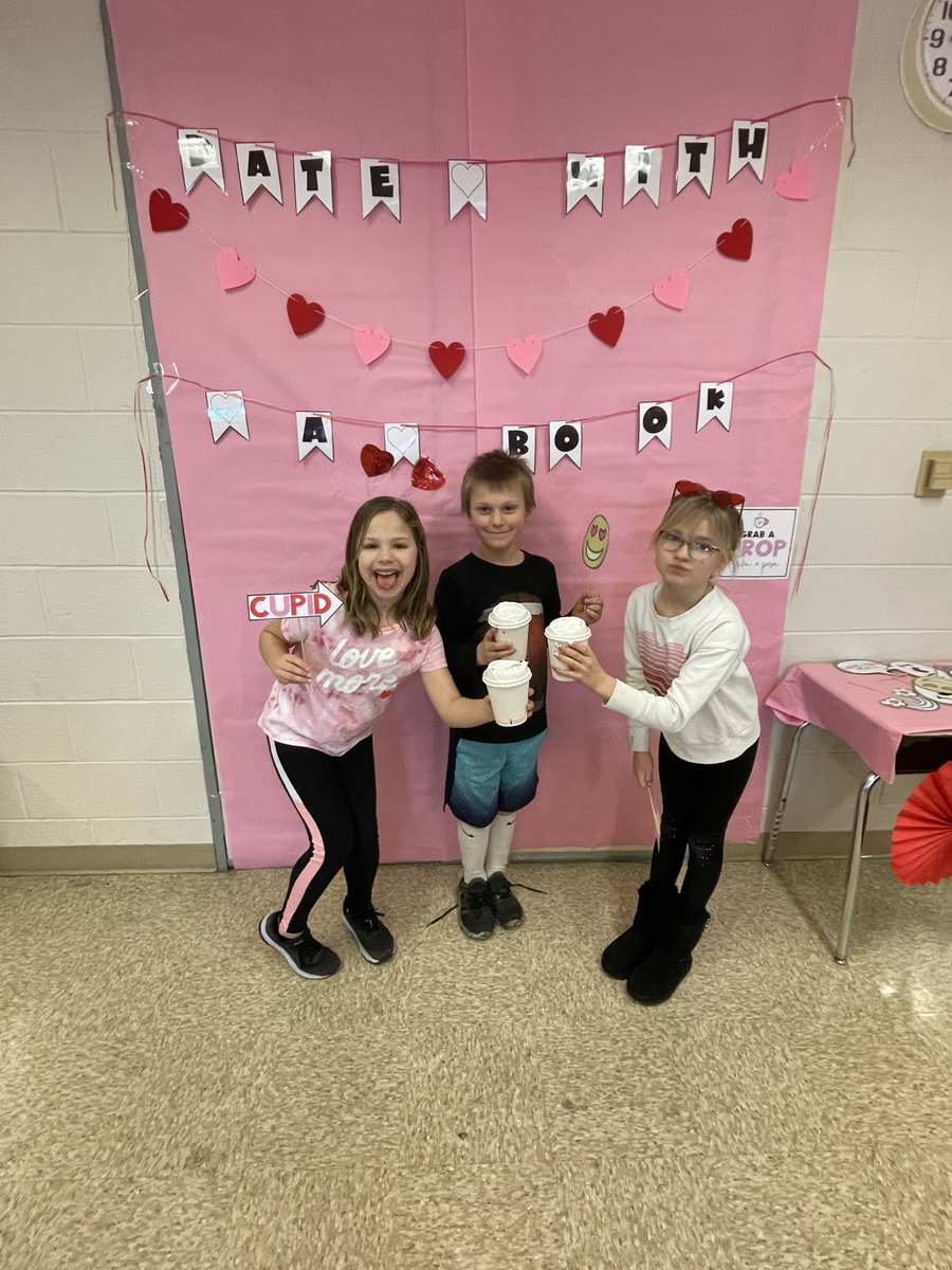 MissGoldbergCB's tweet photo. A great day for a blind date with a book! 3rd graders picked books knowing only their genre and a few details. We even had hot chocolate and donuts while we read! Happy Valentine’s Day and happy reading! 💕 @CBBridgeValley https://t.co/GN3p6ysQBZ
