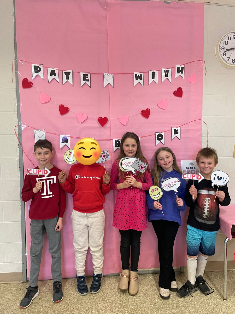 MissGoldbergCB's tweet photo. A great day for a blind date with a book! 3rd graders picked books knowing only their genre and a few details. We even had hot chocolate and donuts while we read! Happy Valentine’s Day and happy reading! 💕 @CBBridgeValley https://t.co/GN3p6ysQBZ