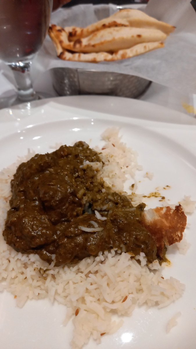 CallMeKek_97's tweet photo. Lamb Saag w/ Naan for #ValentinesDay2023 https://t.co/iEFOv3TUmW