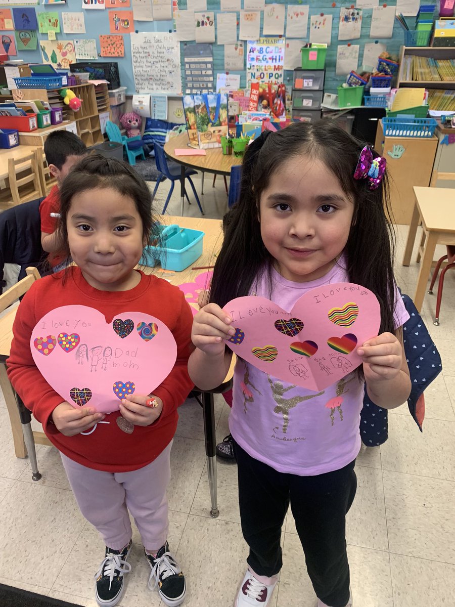 MrsDomenick_K's tweet photo. Happy Valentine’s Day ! We had so much fun making Valentine’s for our friends and family ! @wnyps1 https://t.co/c06mF81YkT