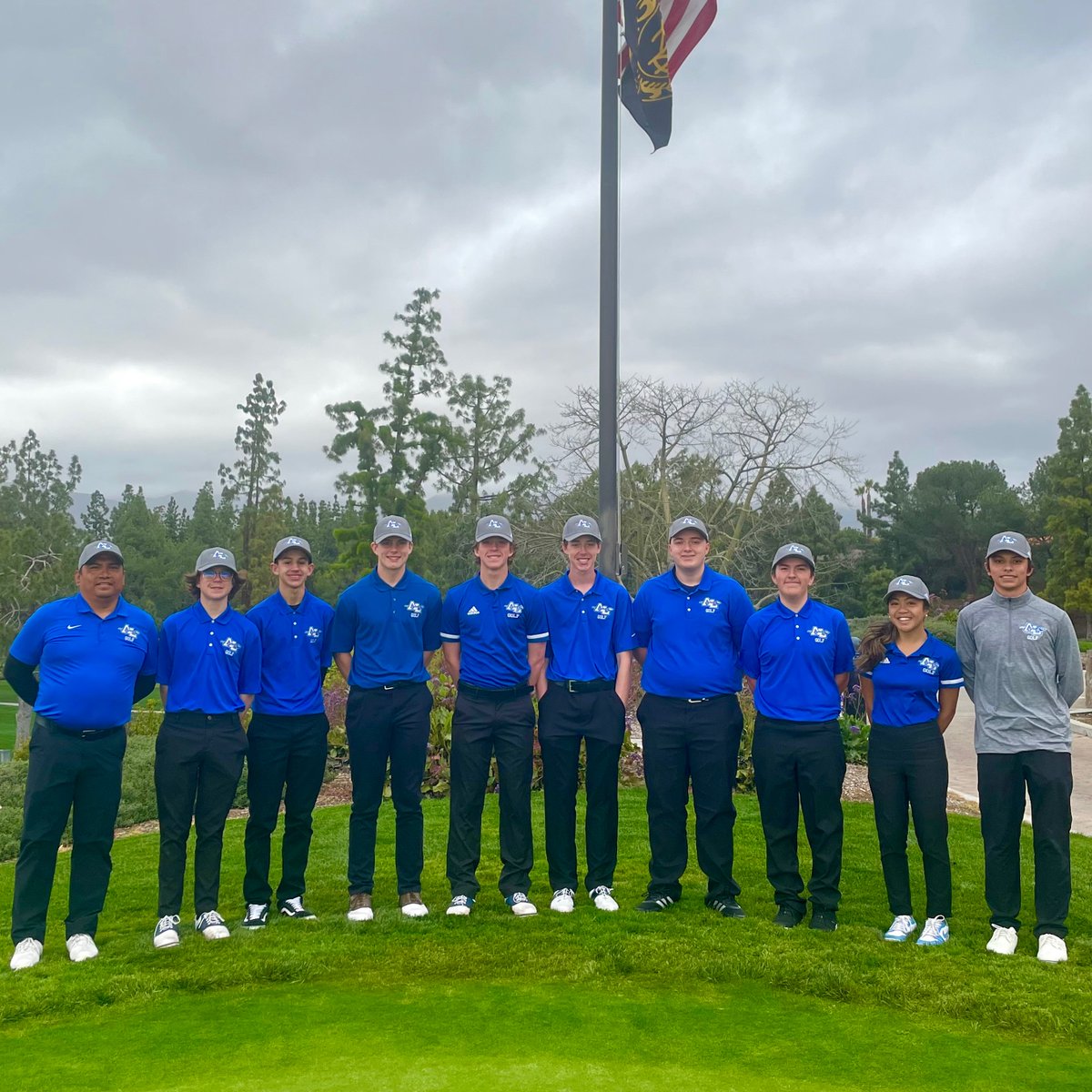 AlhsGolf's tweet photo. Team picture day!  Thank you Red Hill Country Club for hosting the team today. https://t.co/rjjmjXrtrK