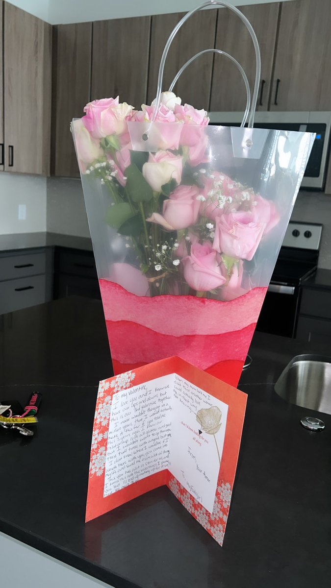 Shardaa__'s tweet photo. Love my man 🥹🥹 he so sweet when he wanna be 🥰 https://t.co/MPfkcYSrLH